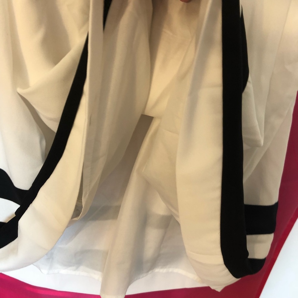 Forever 21 Striped Hem Pleated Shift Dress, White/Black, Size Small, NwoT - Picture 8 of 8